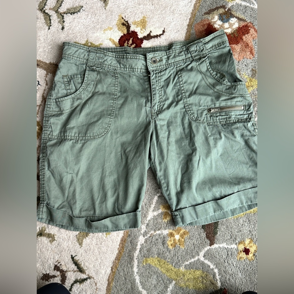 Faded Glory Women's Green Cargo Shorts Size 8